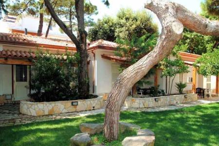 Отель Martino Club в Ривьера ди Улиссе - Италия