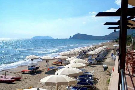 Отель Martino Club в Ривьера ди Улиссе - Италия