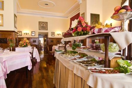 Отель Massimo D`Azeglio в Рим - Италия