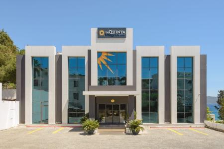 Отель La Quinta by Wyndham Bodrum в Бодрум - Турция