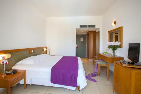 Отель Mayfair Hotel в Пафос - Кипр