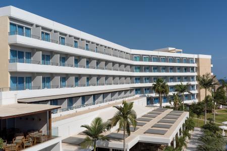 Отель Mediterranean Beach Hotel в Лимассол - Кипр