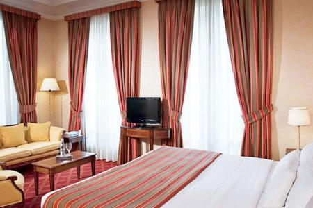 Отель Melia Paris Champs Elysees в Париж - Франция