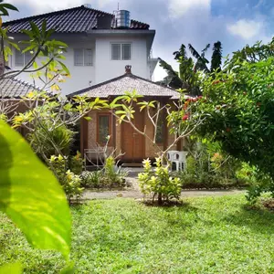 отель Timbis Homestay Bali
