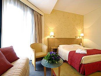 Отель Mercure Roma Centro Colosseo в Рим - Италия