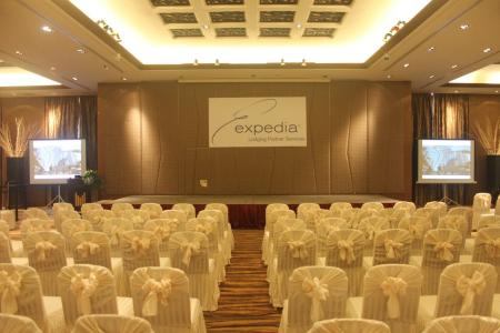 Отель M Social Phuket в пляж Патонг - Таиланд