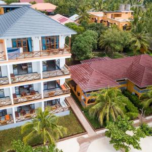 отель Mnarani Beach Cottages