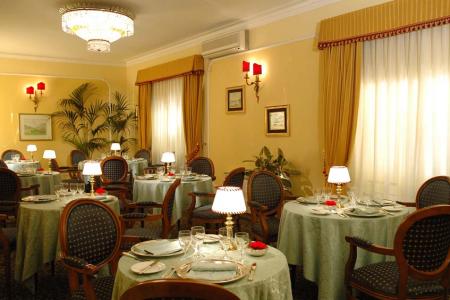 Отель Napoleon в Рим - Италия