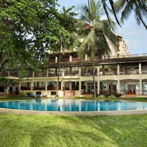 отель Neptune Beach Resort