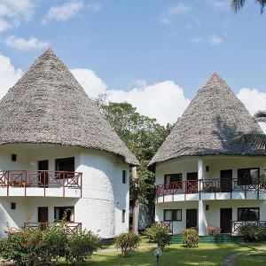 отель Neptune Village Beach Resort