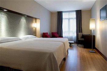 Отель H10 Puerta de Alcala в Мадрид - Испания