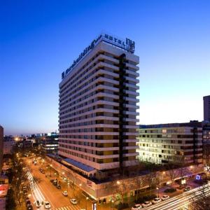 отель NH Collection Madrid Eurobuilding