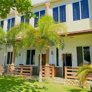 отель Oceanfront Beach Resort