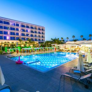 отель Nicholas Color Hotel