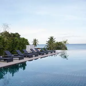 отель SEAnery Beach Resort