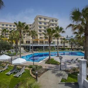 отель Aquamare Beach Hotel & Spa
