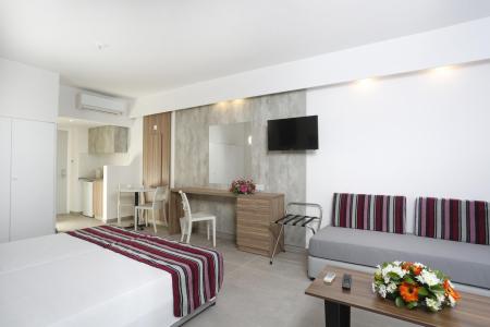 Отель Aqua Sol Holiday Village & Water Park в Пафос - Кипр