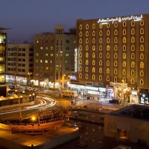 отель Arabian Courtyard Hotel & Spa