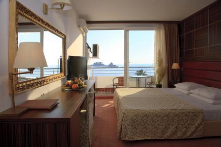 Отель Palas в Петровац - Черногория