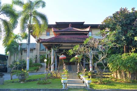 Отель Palm Beach в Кута - Индонезия