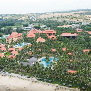 отель Pandanus Resort