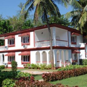 отель Paradise Village Beach Resort