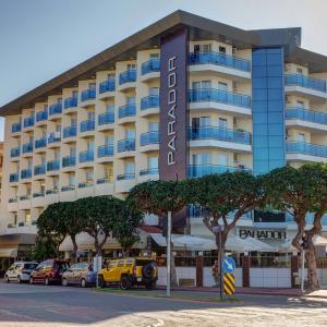 отель Parador Beach Hotel