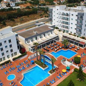 отель Paramount Hotel Apartments
