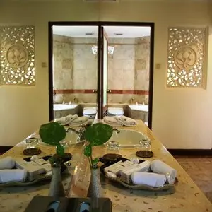 отель Parigata Villas Resort