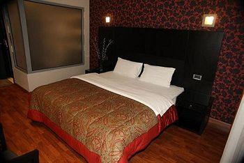 Отель Areos Hotel в Афины - Греция