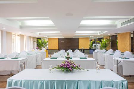 Отель Courtyard by Marriott Phuket, Patong Beach Resort в пляж Патонг - Таиланд