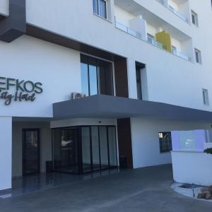 отель Pefkos City Hotel