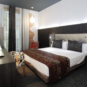 отель Petit Palace Museum