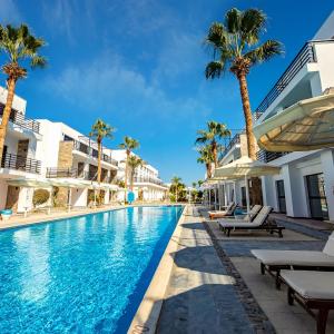 отель La Rosa Waves Resort