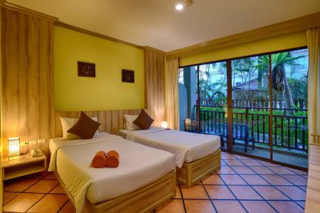 Отель Phuket Island View Hotel в пляж Карон - Таиланд