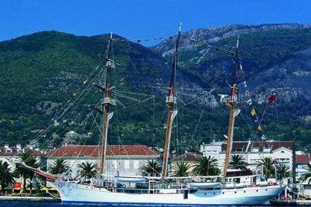 Отель Pine в Боко-Которская бухта - Черногория