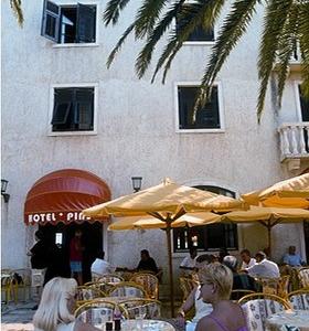 Отель Pine в Боко-Которская бухта - Черногория