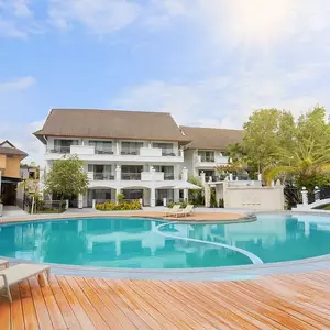 отель Pinnacle Grand Jomtien Resort & Spa