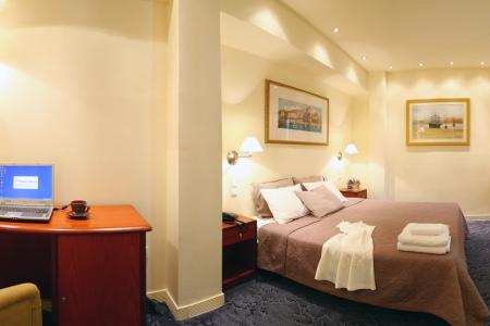 Piraeus Dream City Hotel