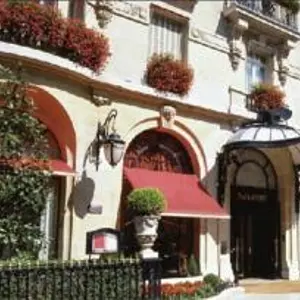 отель Plaza Athenee