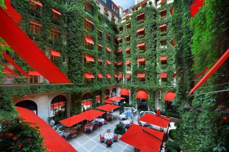 Отель Plaza Athenee в Париж - Франция
