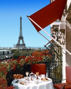 Отель Plaza Athenee в Париж - Франция