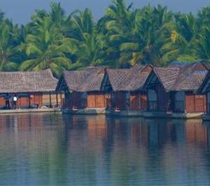 отель Poovar Island Resort