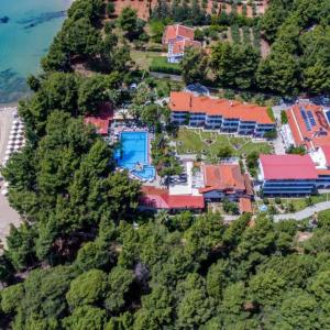 отель Porfi Beach