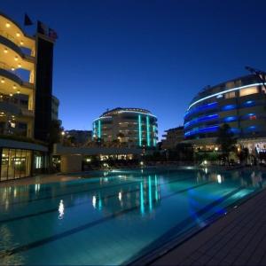 отель Premier & Suites