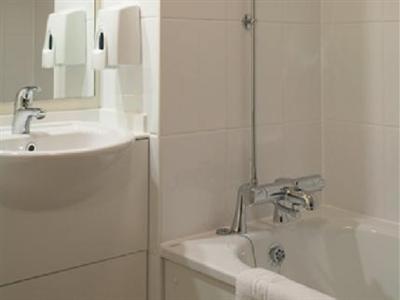 Отель Premier Inn Dubai International Airport в Дейра - ОАЭ