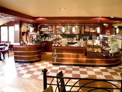 Отель Premier Inn Dubai International Airport в Дейра - ОАЭ