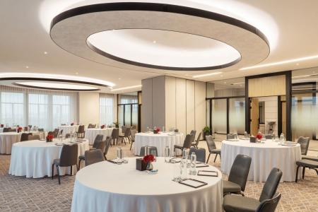 Отель Sheraton Mall of the Emirates Hotel в Аль Барша - ОАЭ