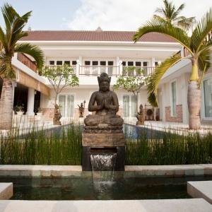 отель Puri Mas Boutique Resort & Spa