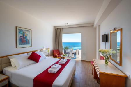 Отель Queens Bay Hotel в Пафос - Кипр